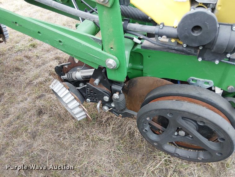image for item DT4548 2011 John Deere 1770NT no-till planter