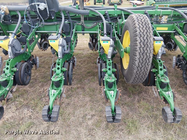 image for item DT4548 2011 John Deere 1770NT no-till planter