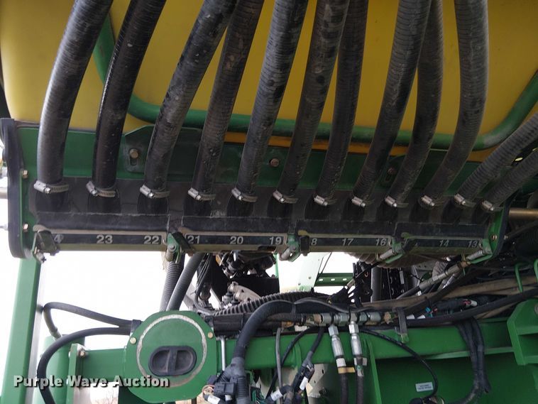 image for item DT4548 2011 John Deere 1770NT no-till planter