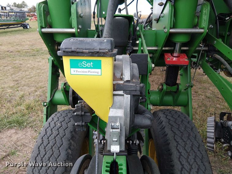 image for item DT4548 2011 John Deere 1770NT no-till planter