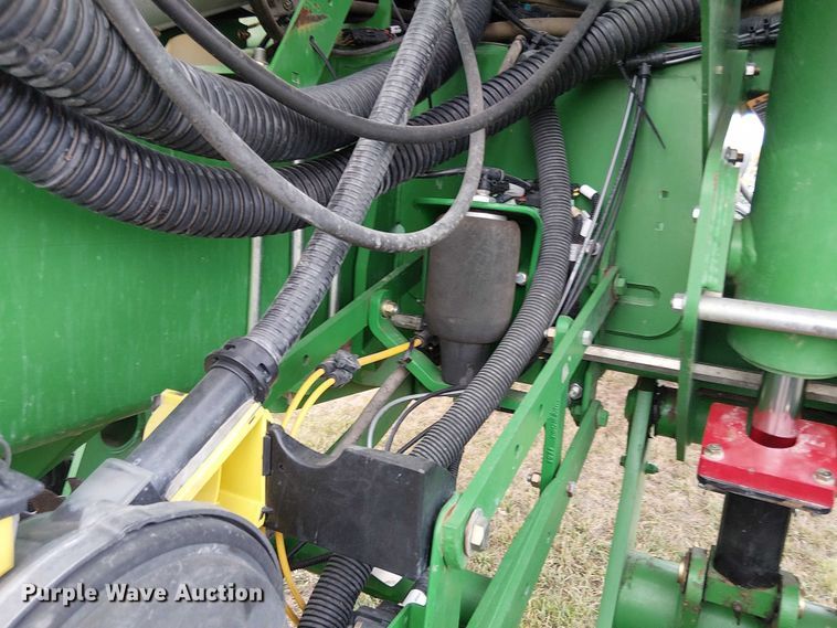 image for item DT4548 2011 John Deere 1770NT no-till planter