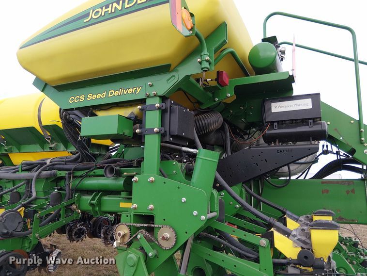 image for item DT4548 2011 John Deere 1770NT no-till planter
