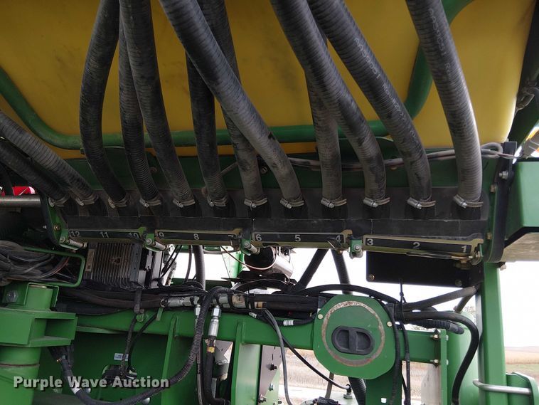 image for item DT4548 2011 John Deere 1770NT no-till planter