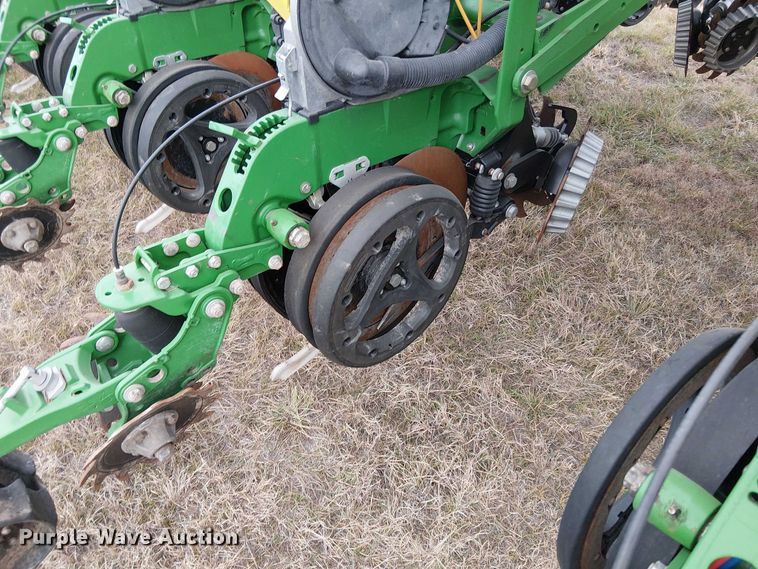 image for item DT4548 2011 John Deere 1770NT no-till planter