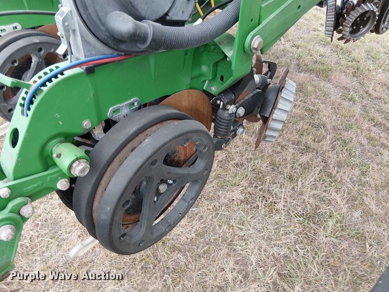 image for item DT4548 2011 John Deere 1770NT no-till planter