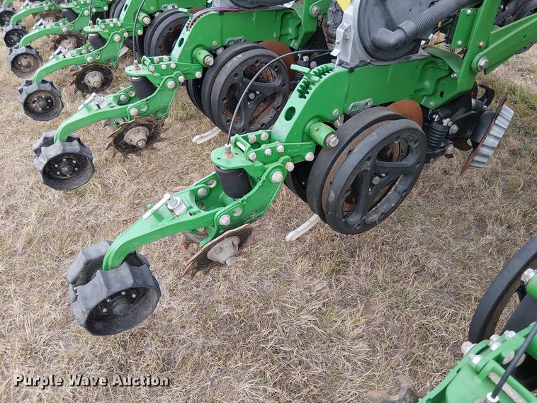 image for item DT4548 2011 John Deere 1770NT no-till planter