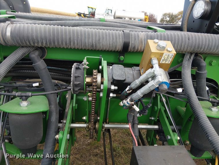 image for item DT4548 2011 John Deere 1770NT no-till planter