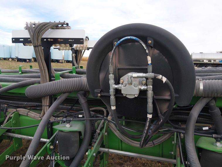 image for item DT4548 2011 John Deere 1770NT no-till planter