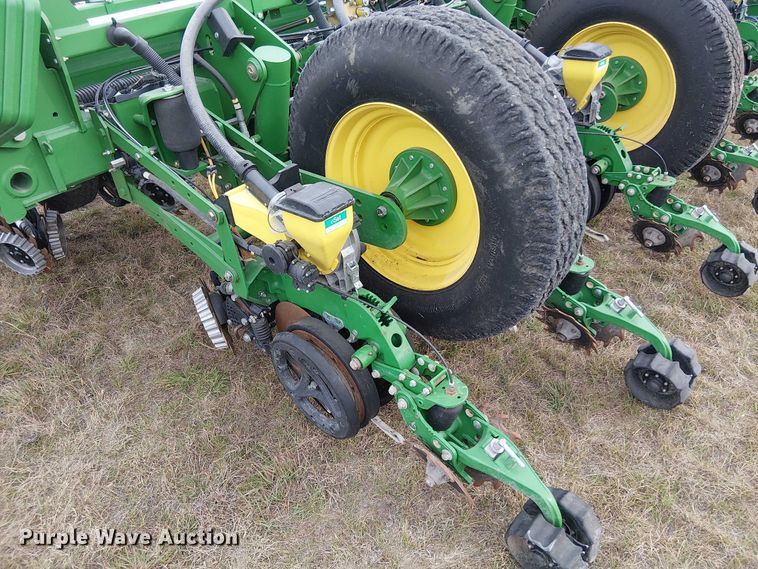 image for item DT4548 2011 John Deere 1770NT no-till planter