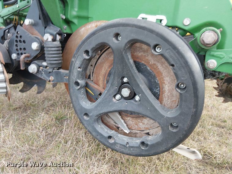 image for item DT4548 2011 John Deere 1770NT no-till planter