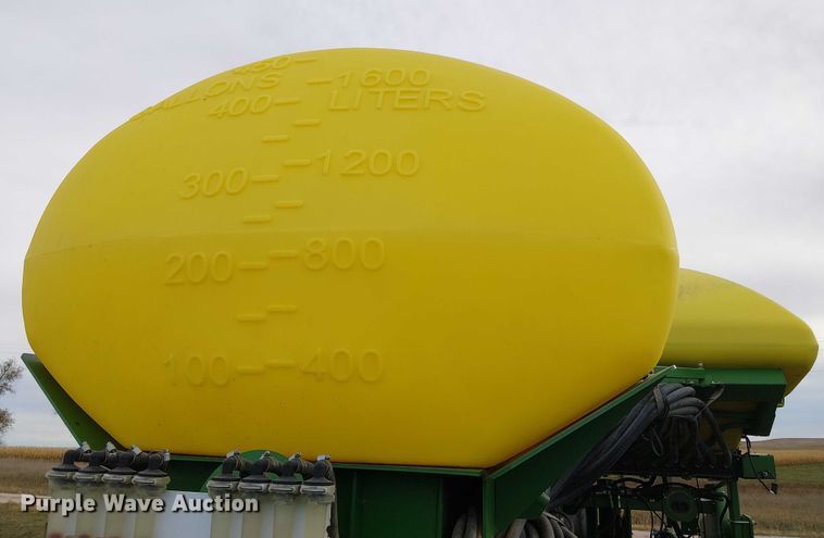 image for item DT4548 2011 John Deere 1770NT no-till planter