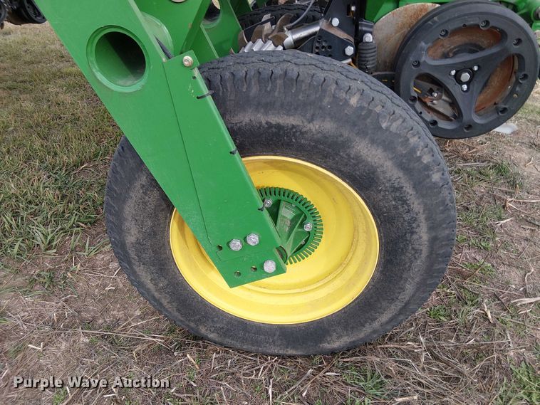 image for item DT4548 2011 John Deere 1770NT no-till planter