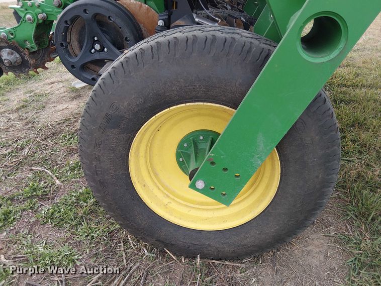 image for item DT4548 2011 John Deere 1770NT no-till planter