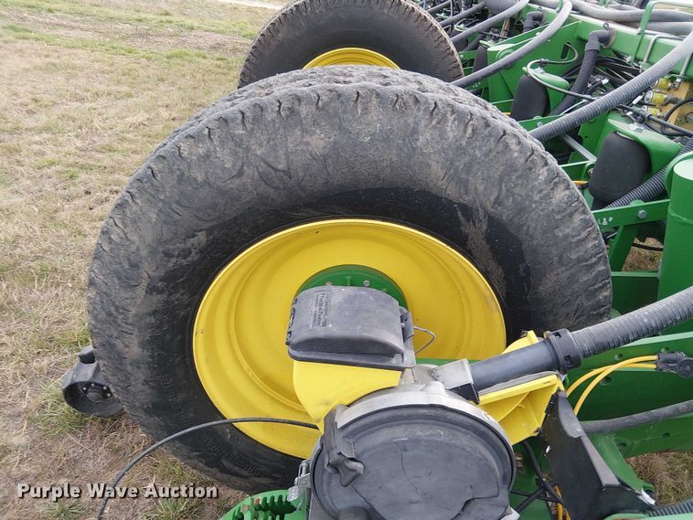 image for item DT4548 2011 John Deere 1770NT no-till planter