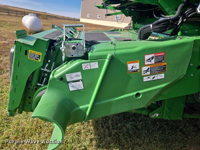 image for item DT4550 2022 John Deere S770 STS combine