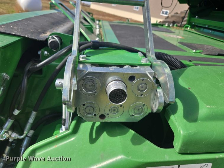 image for item DT4550 2022 John Deere S770 STS combine