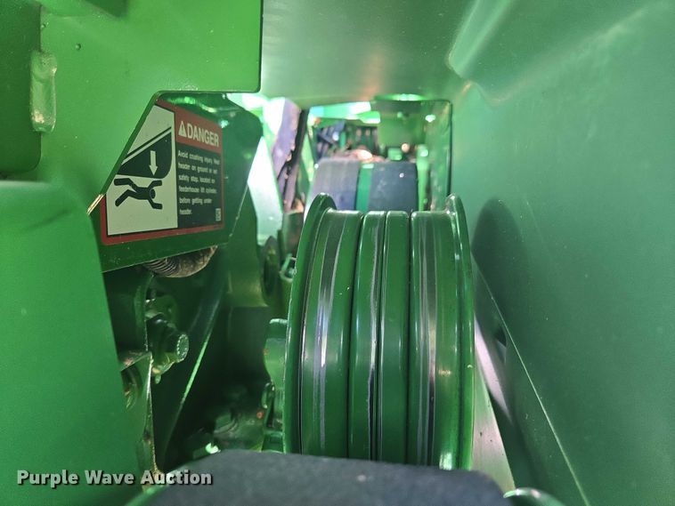 image for item DT4550 2022 John Deere S770 STS combine