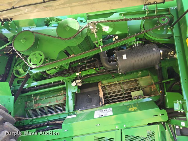 image for item DT4550 2022 John Deere S770 STS combine