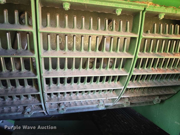 image for item DT4550 2022 John Deere S770 STS combine