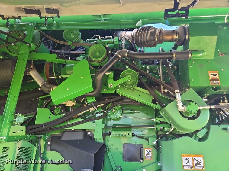 image for item DT4550 2022 John Deere S770 STS combine