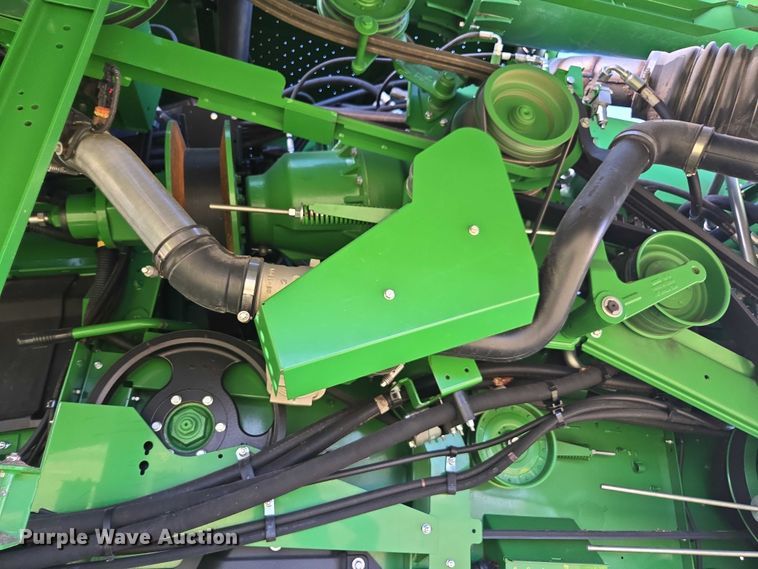 image for item DT4550 2022 John Deere S770 STS combine