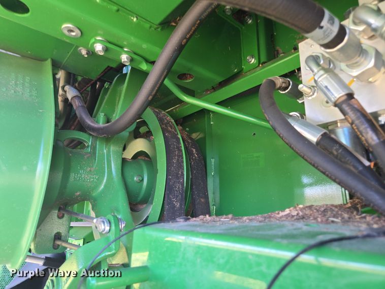 image for item DT4550 2022 John Deere S770 STS combine
