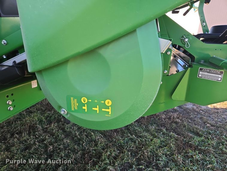 image for item DT4550 2022 John Deere S770 STS combine