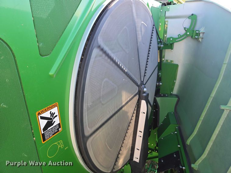 image for item DT4550 2022 John Deere S770 STS combine