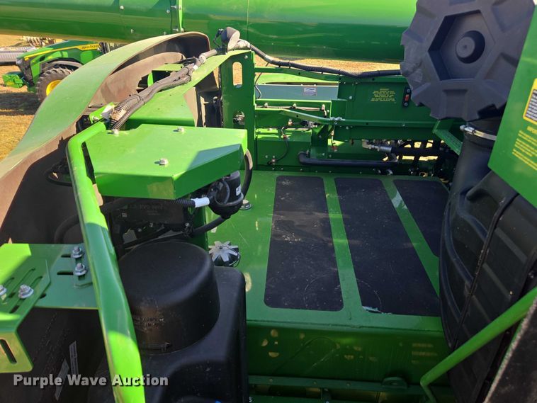 image for item DT4550 2022 John Deere S770 STS combine