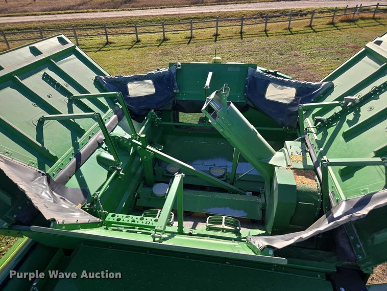 image for item DT4550 2022 John Deere S770 STS combine