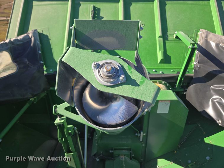 image for item DT4550 2022 John Deere S770 STS combine