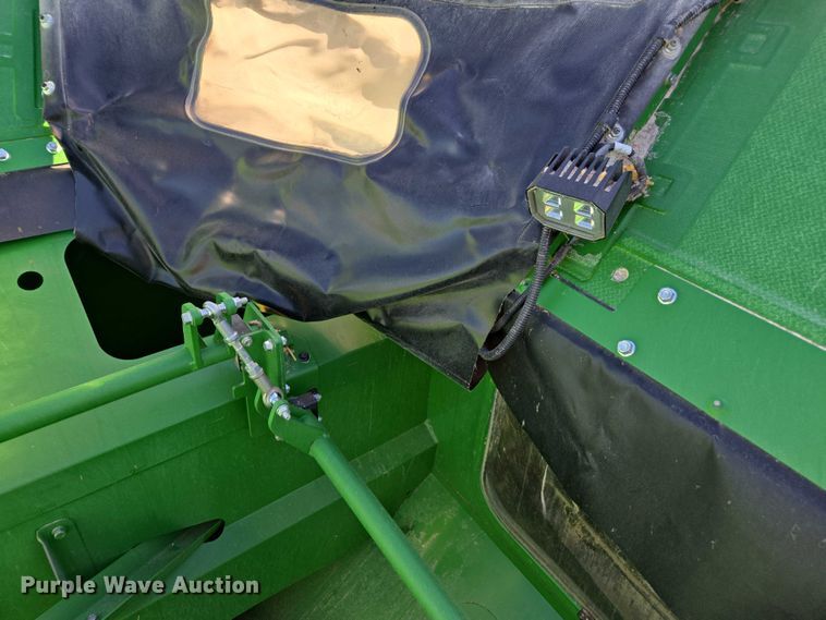 image for item DT4550 2022 John Deere S770 STS combine