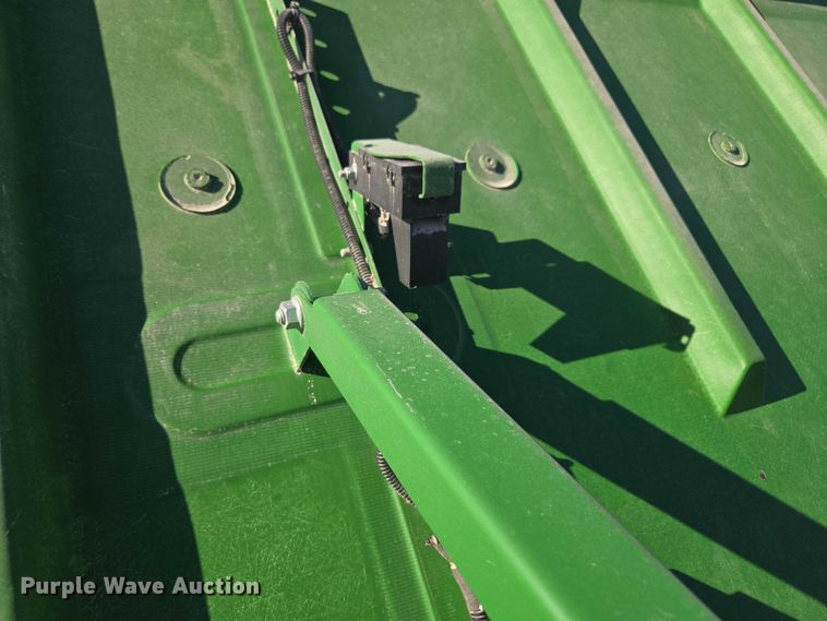 image for item DT4550 2022 John Deere S770 STS combine