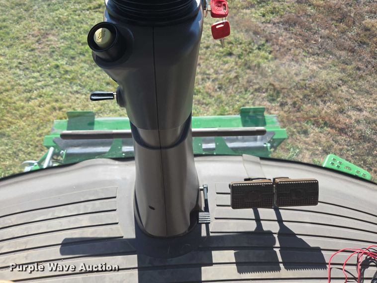 image for item DT4550 2022 John Deere S770 STS combine