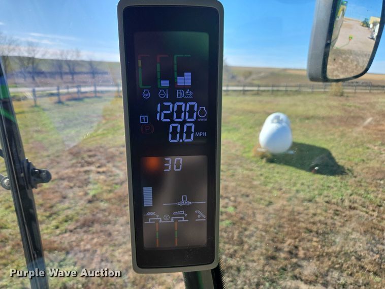 image for item DT4550 2022 John Deere S770 STS combine