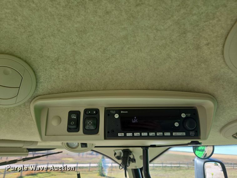 image for item DT4550 2022 John Deere S770 STS combine