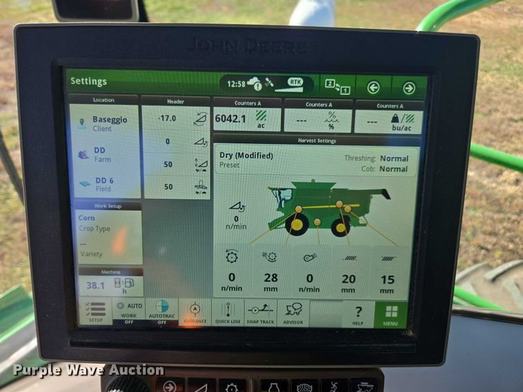 image for item DT4550 2022 John Deere S770 STS combine