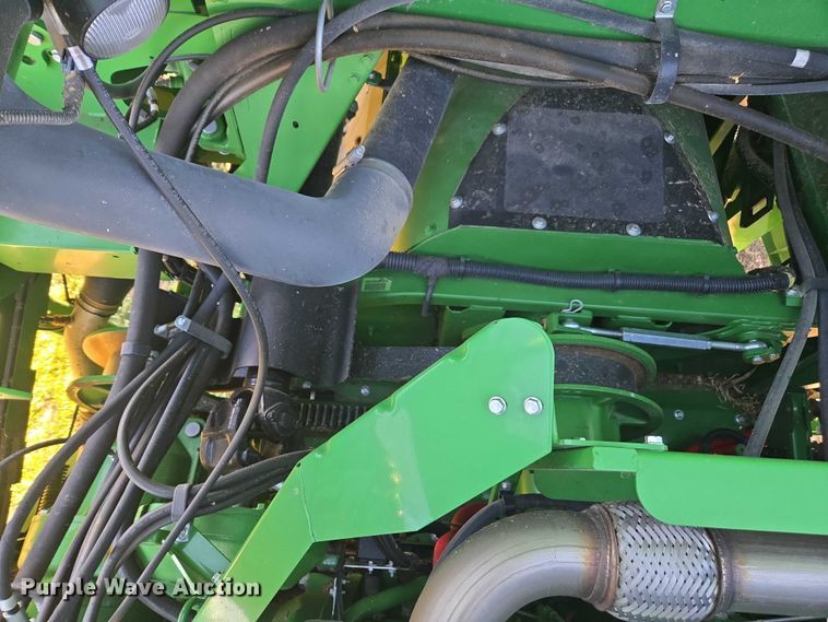 image for item DT4550 2022 John Deere S770 STS combine