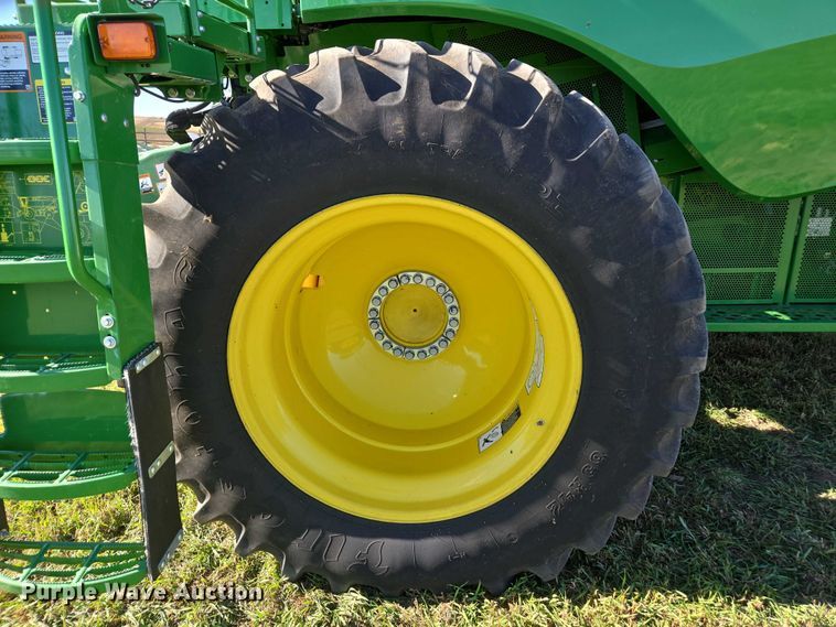 image for item DT4550 2022 John Deere S770 STS combine