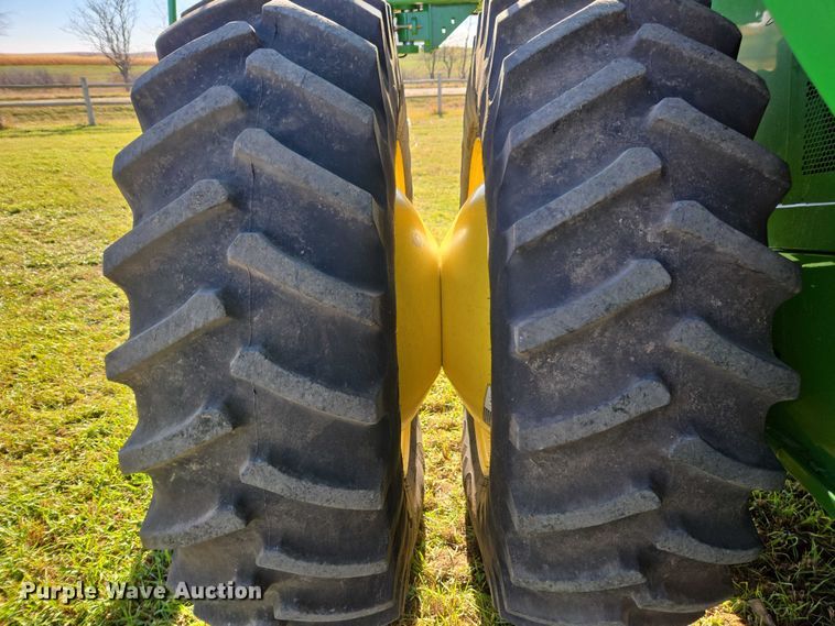 image for item DT4550 2022 John Deere S770 STS combine