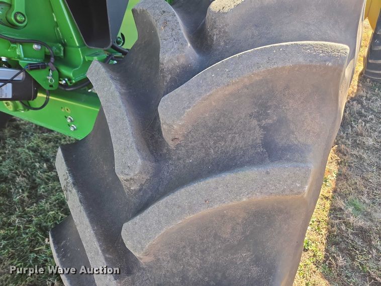 image for item DT4550 2022 John Deere S770 STS combine