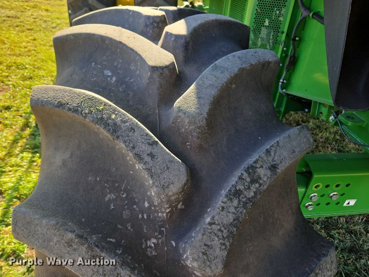 image for item DT4550 2022 John Deere S770 STS combine