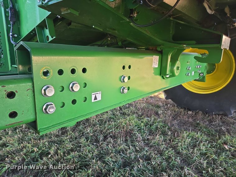 image for item DT4550 2022 John Deere S770 STS combine