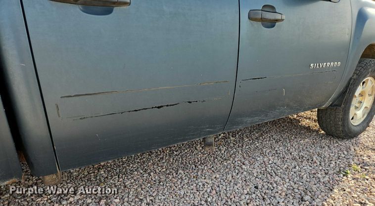 image for item DT4557 2010 Chevrolet Silverado 1500 Crew Cab pickup truck