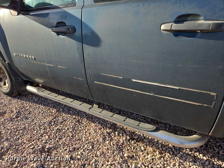 image for item DT4557 2010 Chevrolet Silverado 1500 Crew Cab pickup truck