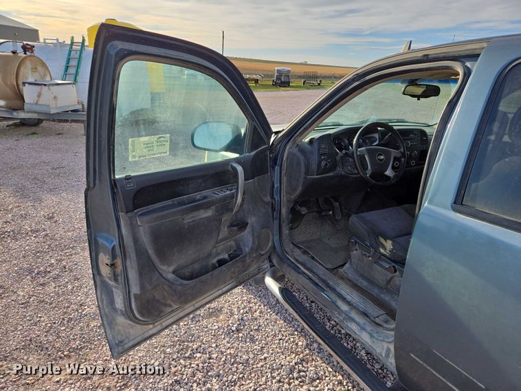 image for item DT4557 2010 Chevrolet Silverado 1500 Crew Cab pickup truck