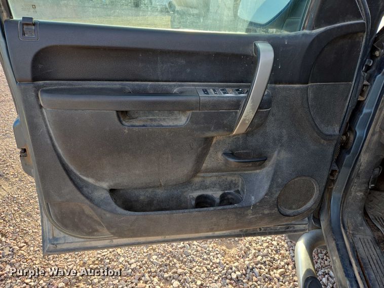 image for item DT4557 2010 Chevrolet Silverado 1500 Crew Cab pickup truck