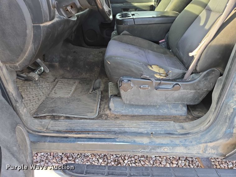 image for item DT4557 2010 Chevrolet Silverado 1500 Crew Cab pickup truck