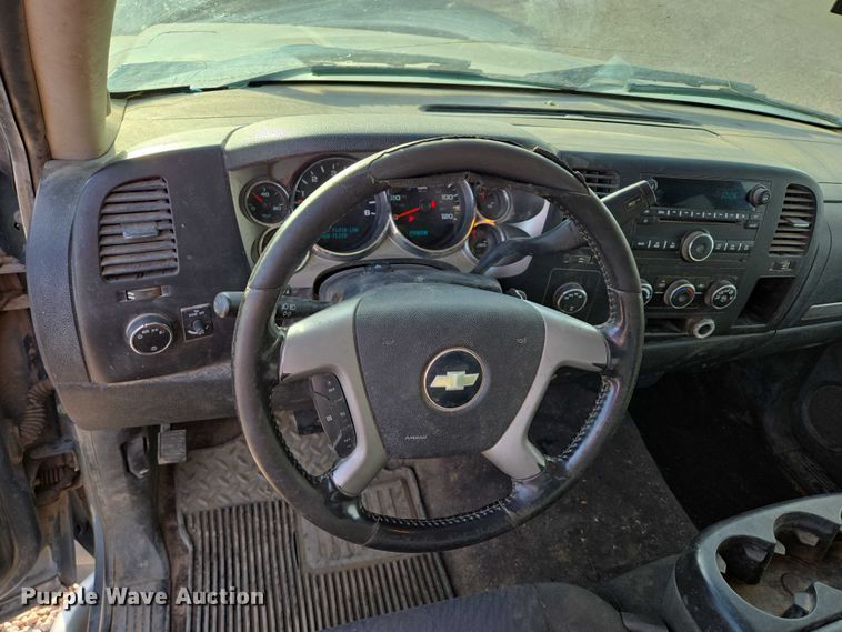 image for item DT4557 2010 Chevrolet Silverado 1500 Crew Cab pickup truck