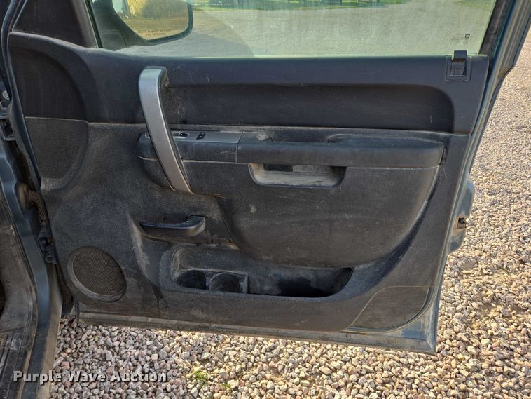 image for item DT4557 2010 Chevrolet Silverado 1500 Crew Cab pickup truck